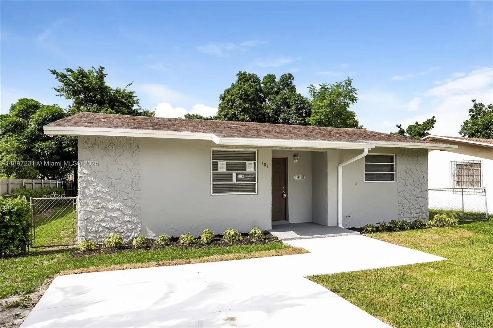 3 bedroom 2 bath Residential Lease for rent at 381 NE 164th St # 0, Miami FL 33162