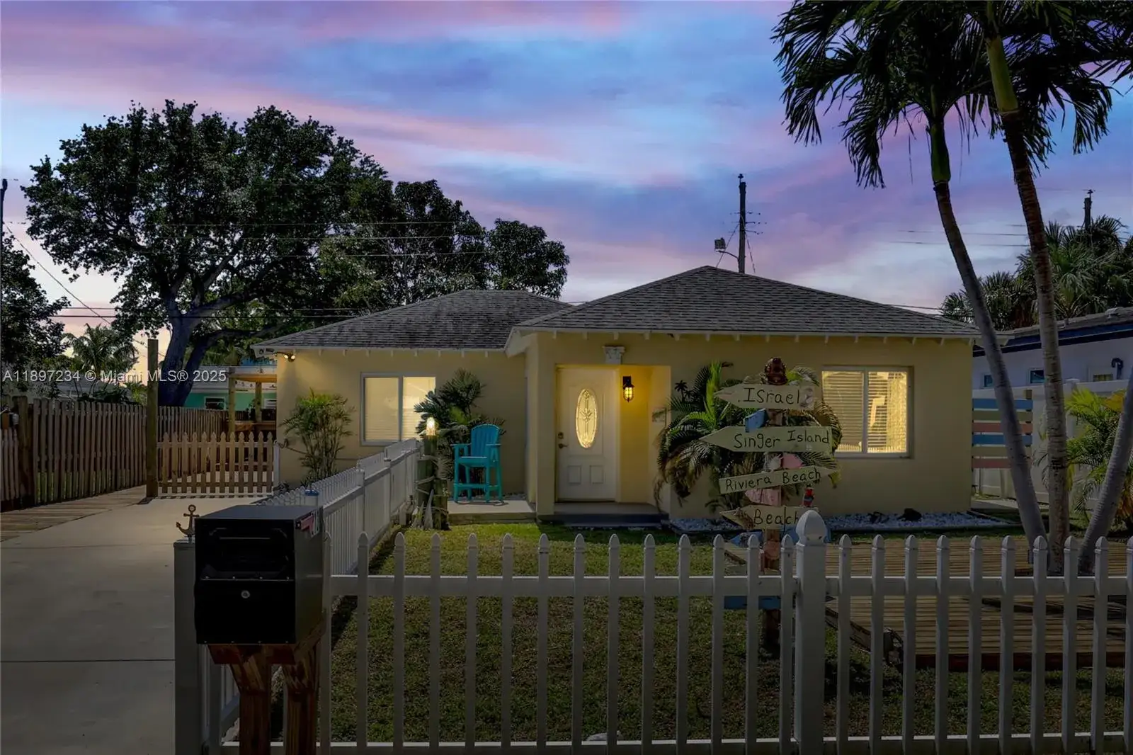 3 bedroom 1 bath Residential for sale at 213 E 25th St, Riviera Beach FL 33404