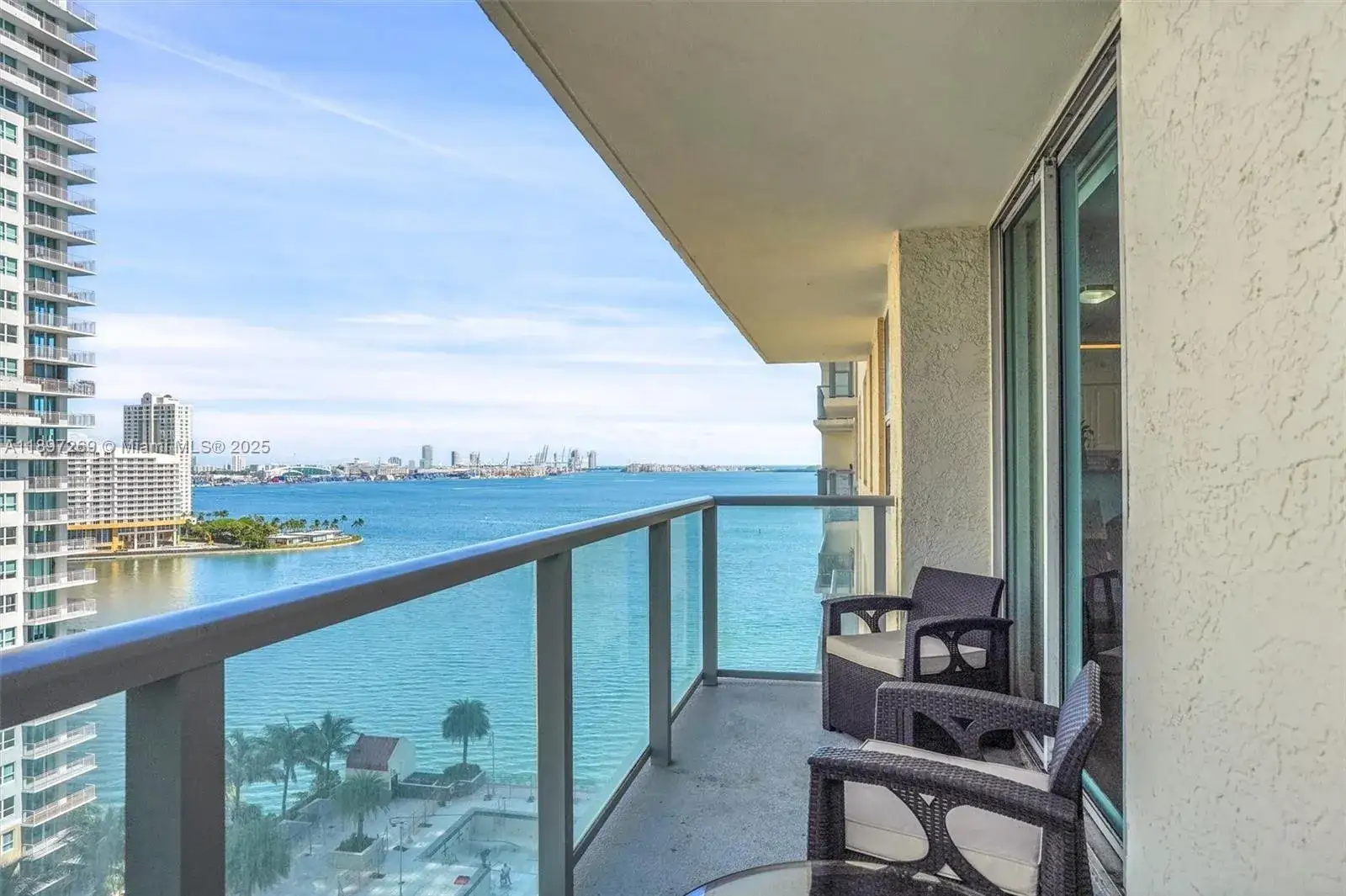 3 bedroom 2 bath Residential for sale at 1155 Brickell Bay Dr # 1702, Miami FL 33131