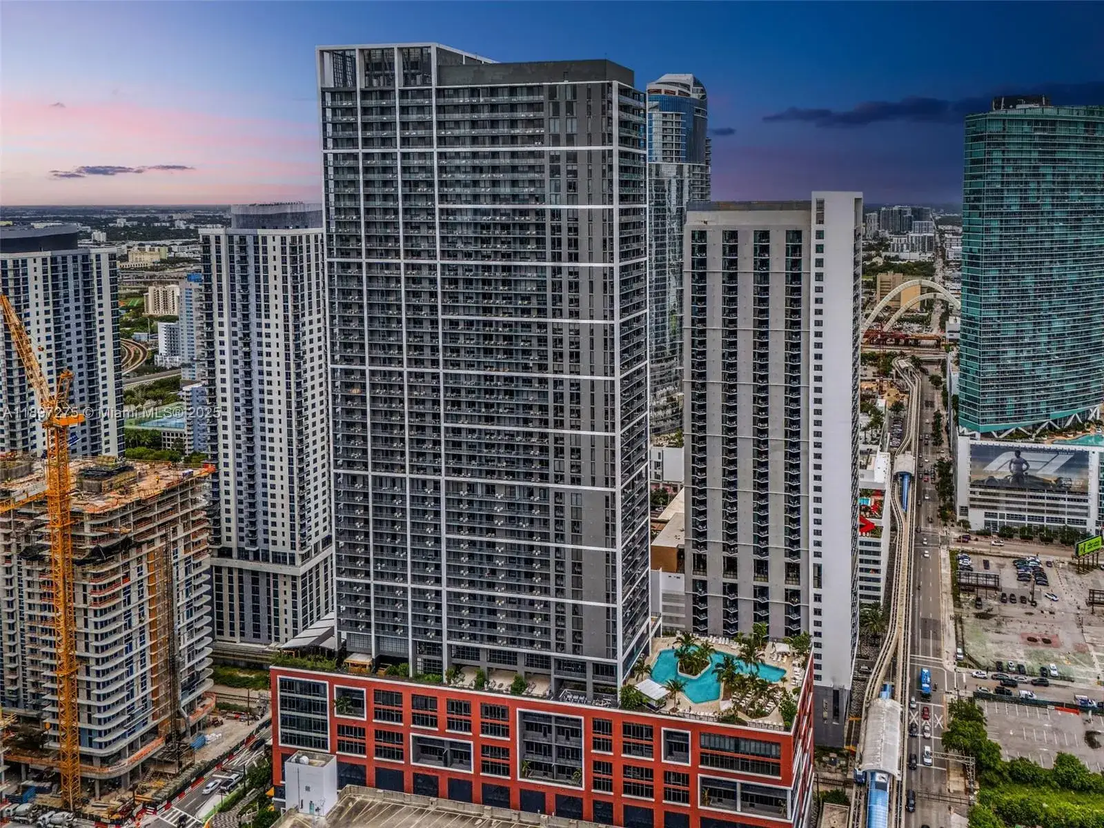 1 bedroom 1 bath Residential for sale at 159 NE 6th St # 4814, Miami FL 33132