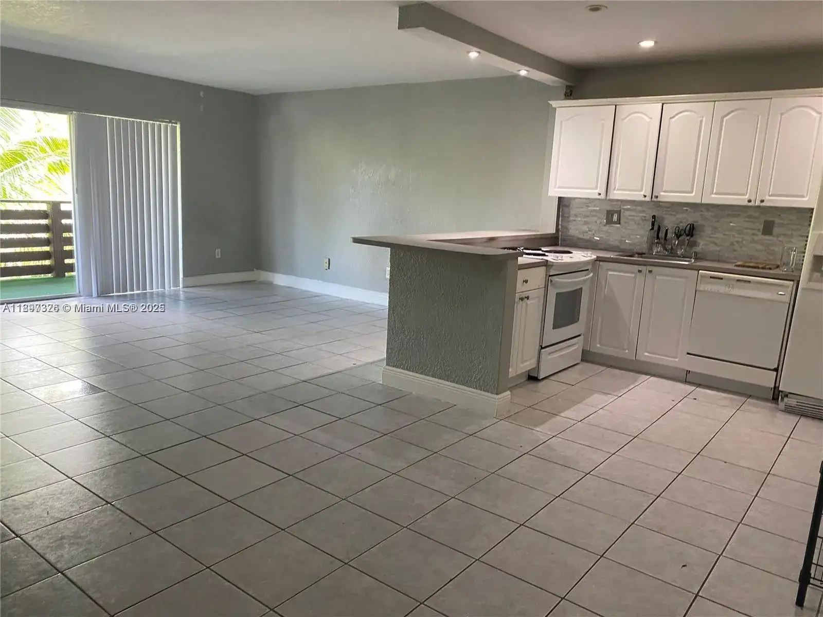 2 bedroom 2 bath Residential Lease for rent at 7487 SW 82nd St # C309, Miami FL 33143