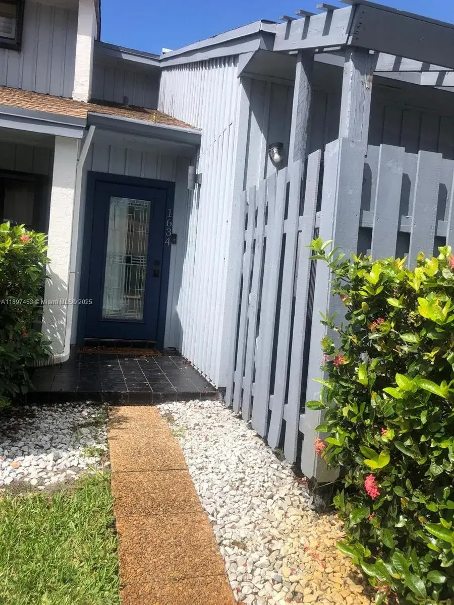 2 bedroom 2 bath Residential Lease for rent at 1634 N 15th terrace, Hollywood FL 33020