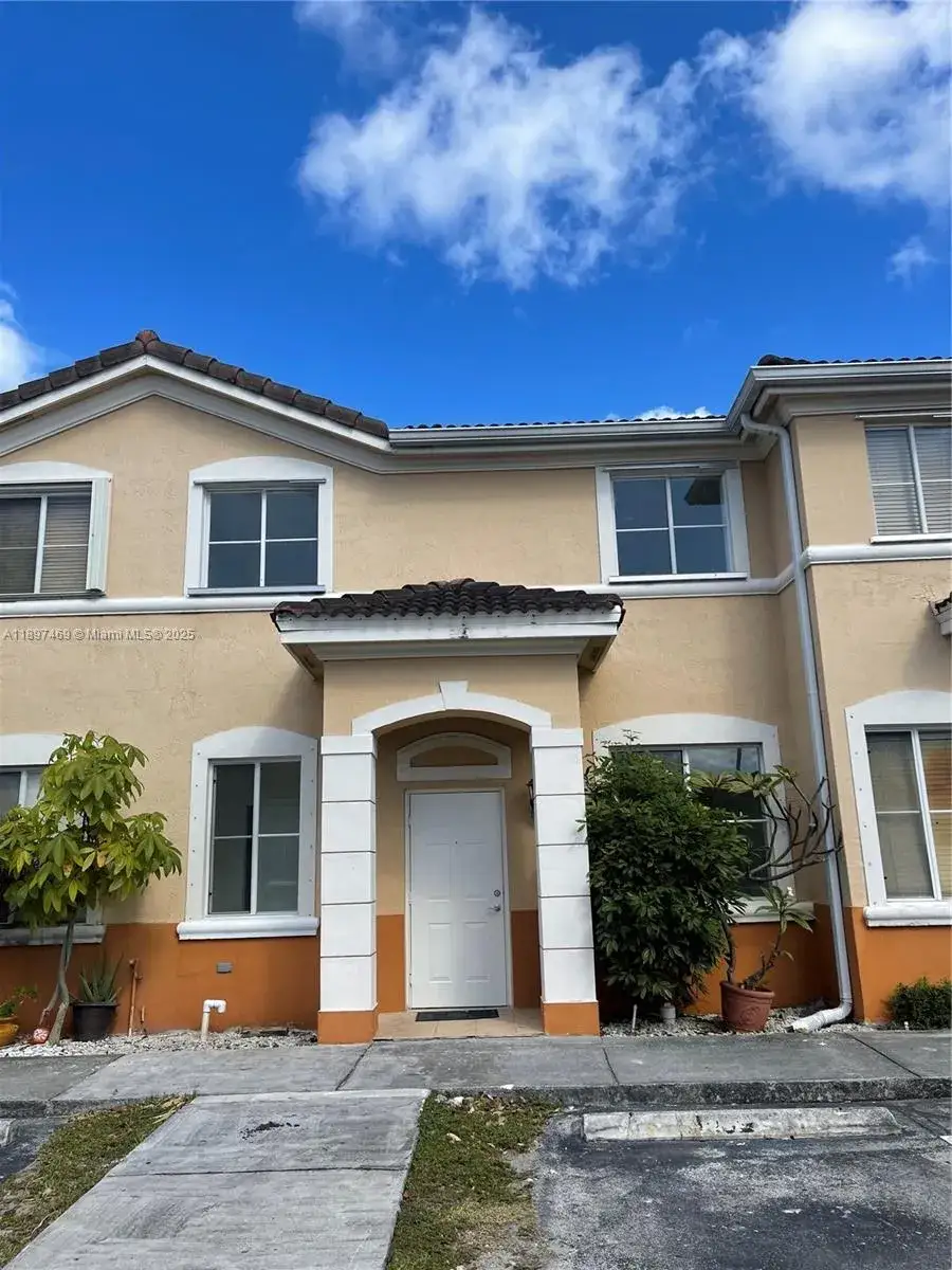 3 bedroom 2 bath Residential for sale at 7317 NW 174th Ter # 102, Hialeah FL 33015