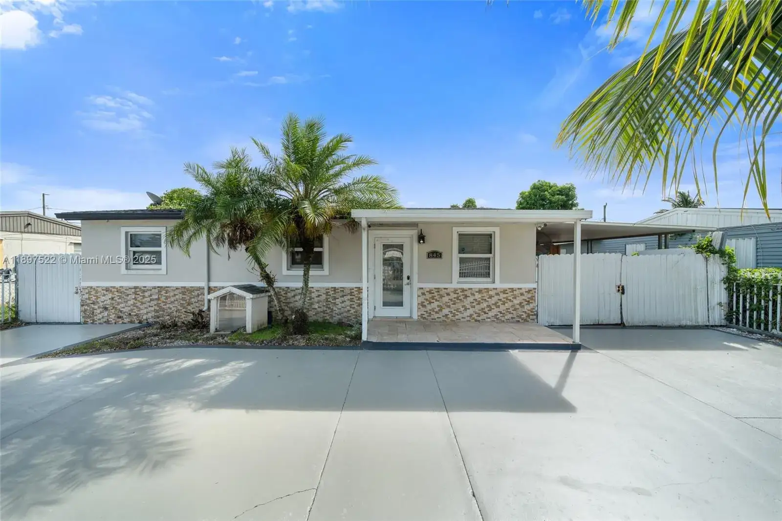 4 bedroom 3 bath Residential for sale at 845 NW 2nd St, Florida City FL 33034