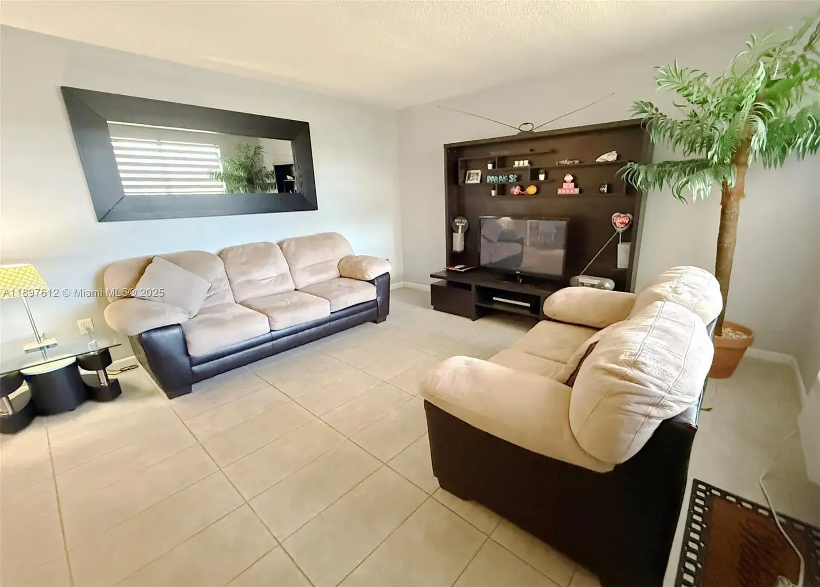 1 bedroom 1 bath Residential for sale at 16790 NE 14th Ave # 208, Miami FL 33162
