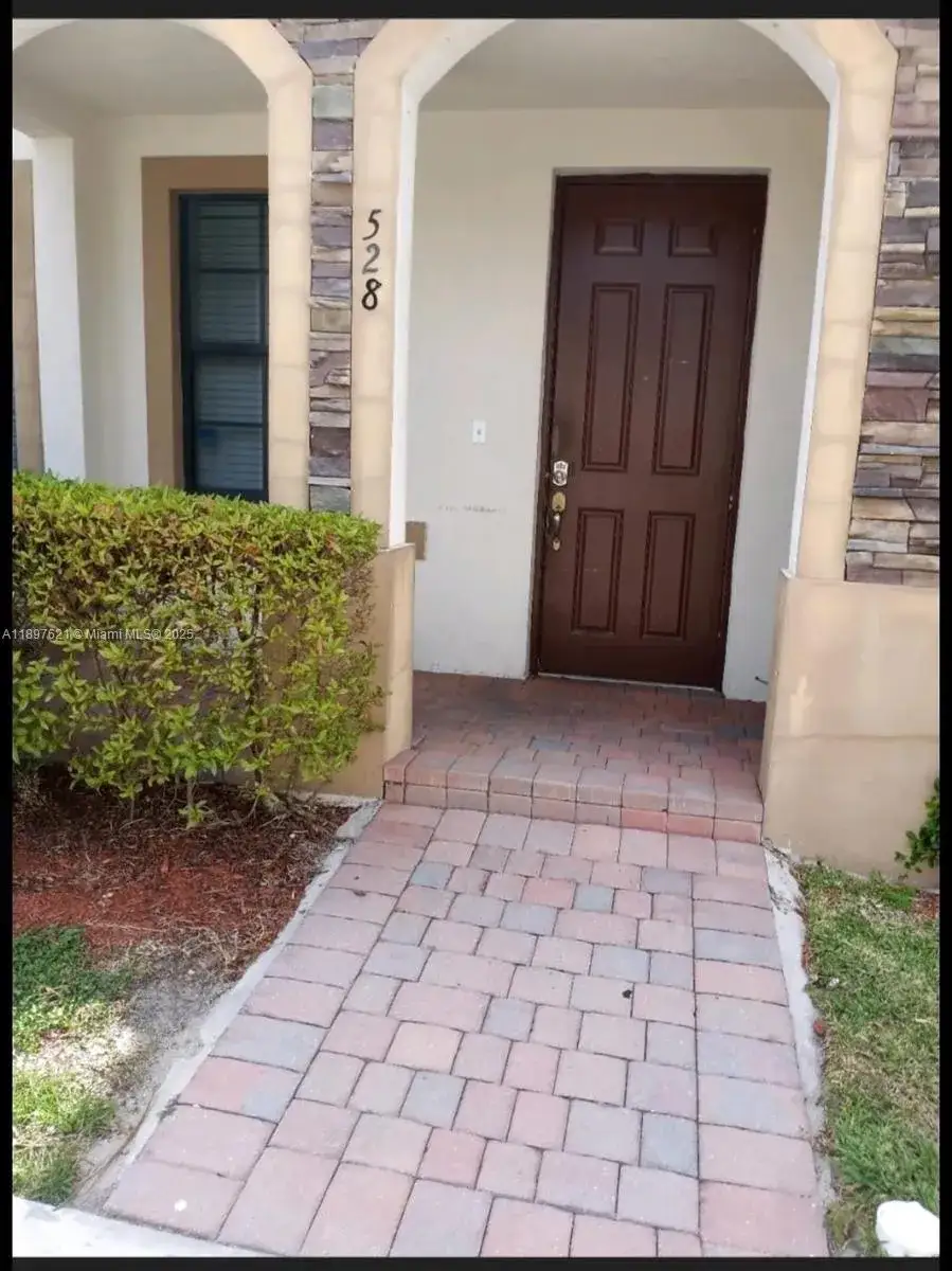 3 bedroom 2 bath Residential Lease for rent at 528 SE 32nd Ave # 528, Homestead FL 33033