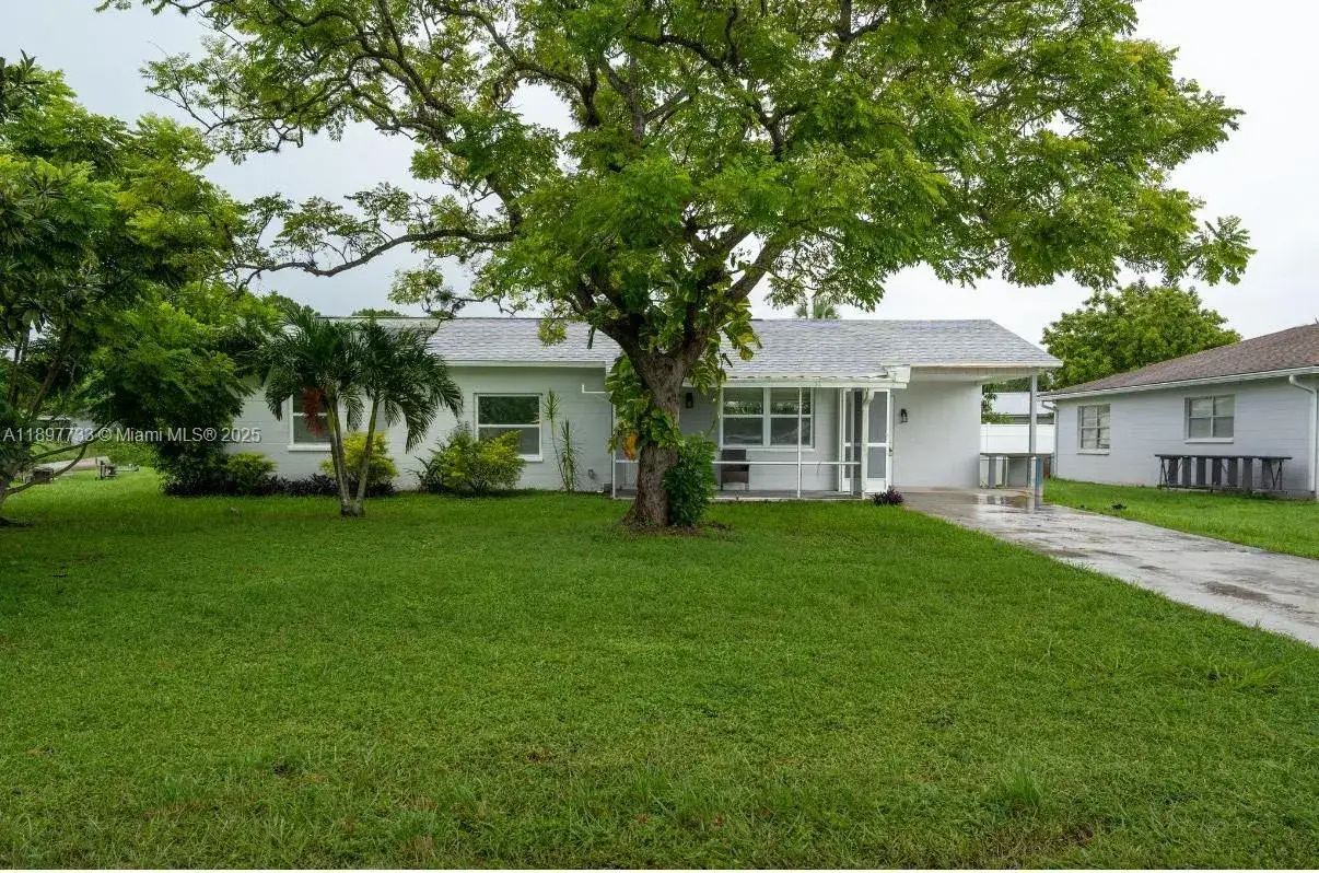 3 bedroom 2 bath Residential Lease for rent at 121 E 3rd street, Lehigh Acres FL 33936