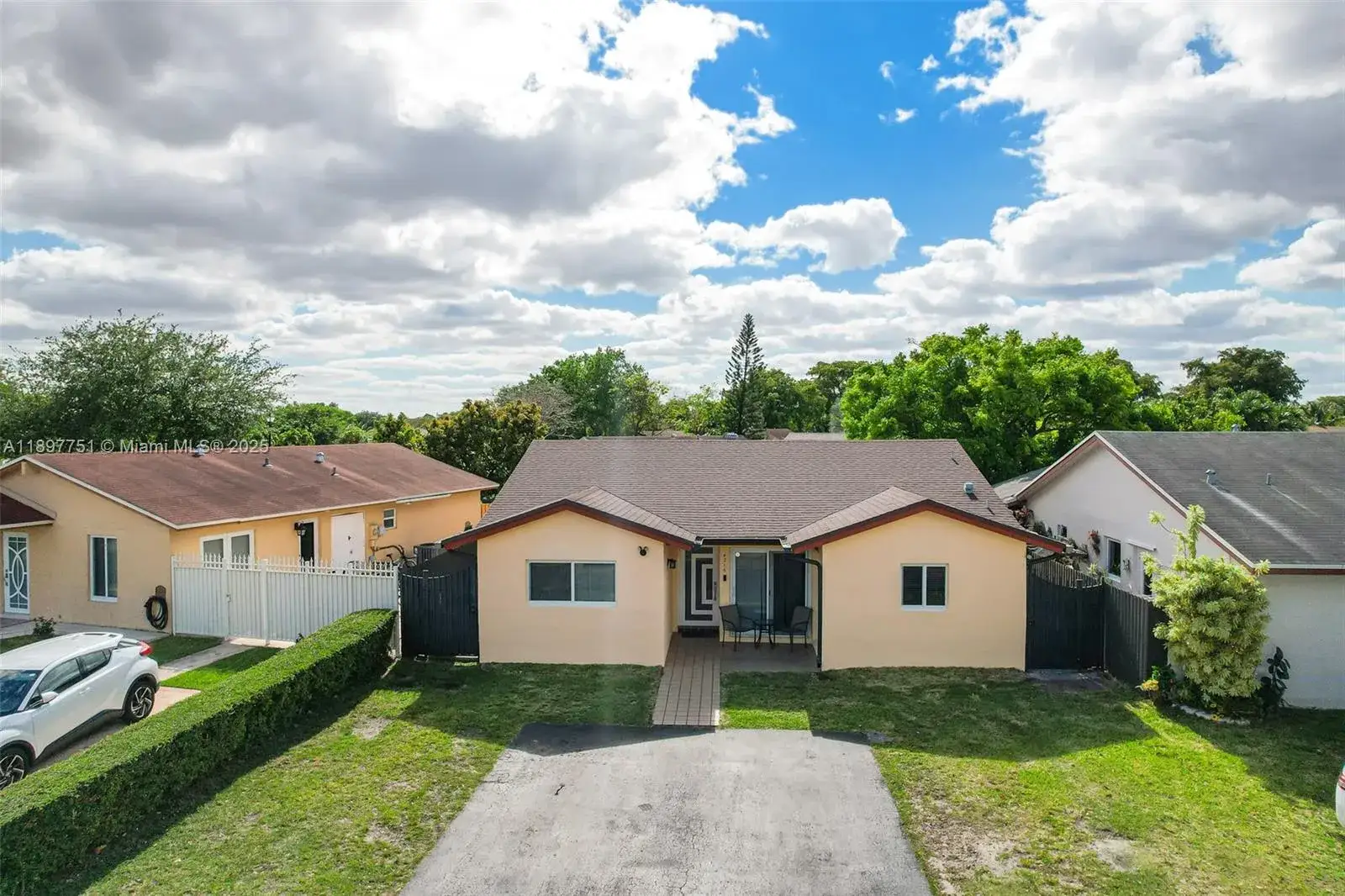 2 bedroom 2 bath Residential for sale at 4216 SW 138th Ct, Miami FL 33175