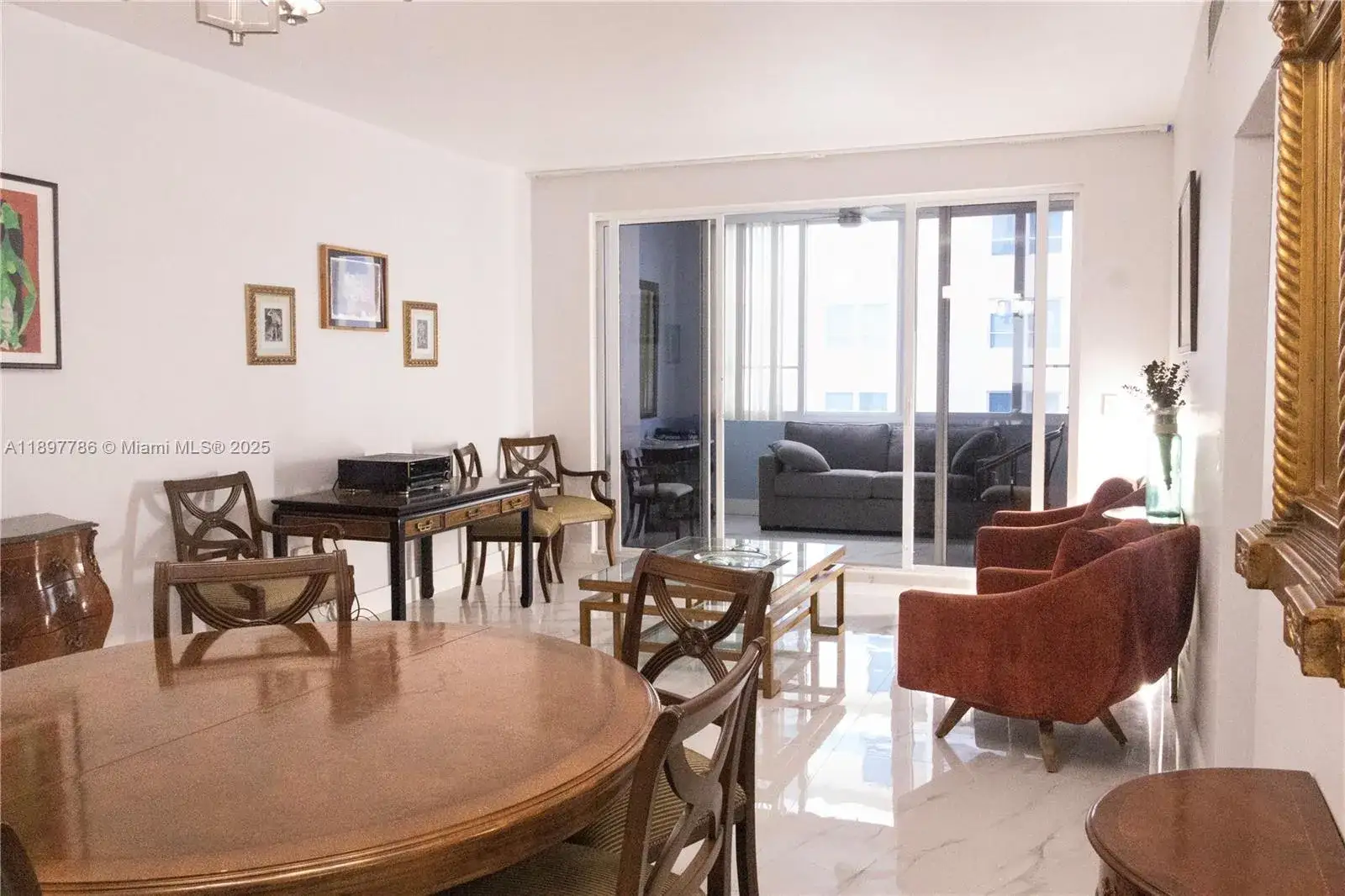 1 bedroom 1 bath Residential Lease for rent at 5005 Collins Ave # 1523, Miami Beach FL 33140