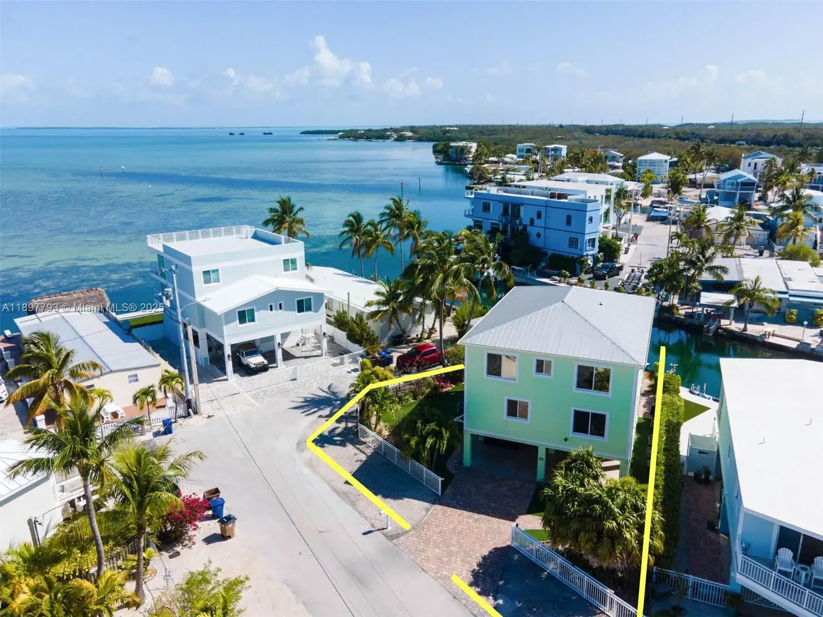 140 FAIRWICH CT, Tavernier FL 33070