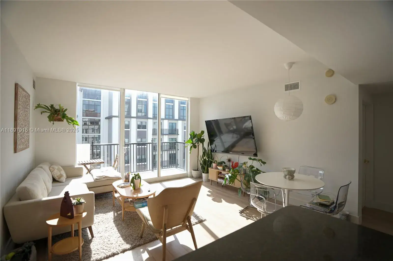 2 bedroom 2 bath Residential for sale at 4100 Salzedo St # 916, Coral Gables FL 33146