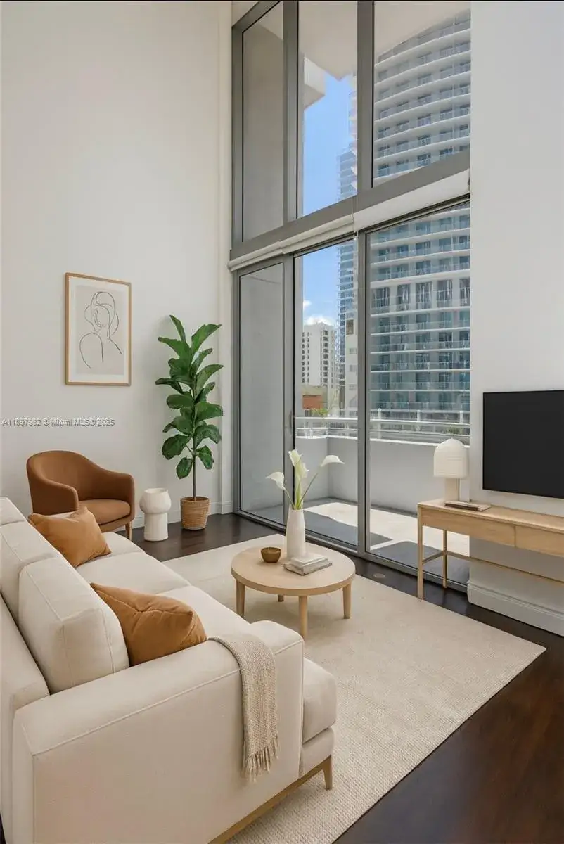 1 bedroom 2 bath Residential for sale at 1050 Brickell Ave # 414, Miami FL 33131
