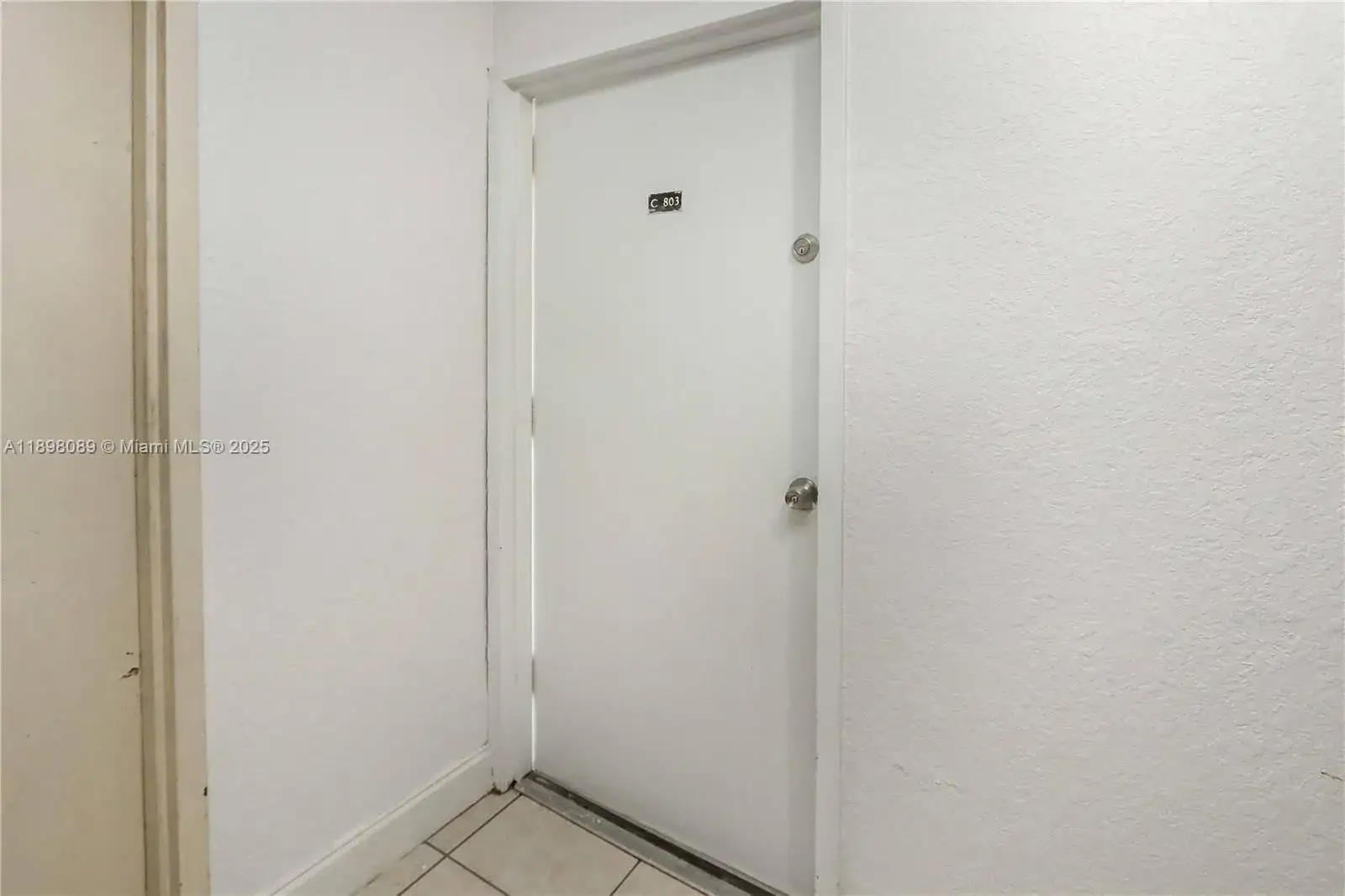 3 bedroom 2 bath Residential Lease for rent at 9001 SW 77th Ave # C803, Miami FL 33156