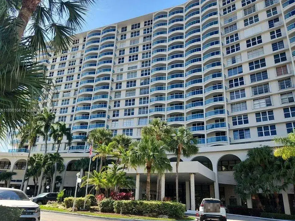 2 bedroom 2 bath Residential Lease for rent at 3800 S Ocean Dr # 301, Hollywood FL 33019