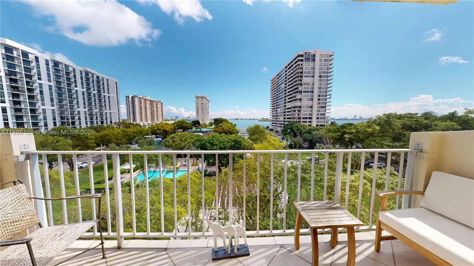 2 bedroom 2 bath Residential for sale at 11111 Biscayne Blvd # 6A, Miami FL 33181