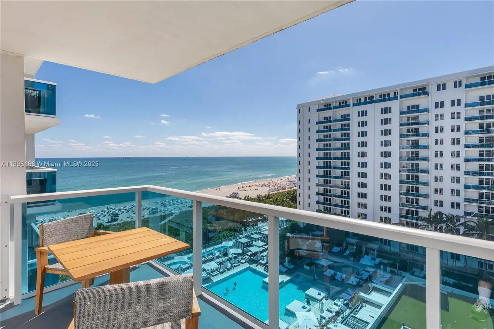 1 bedroom 1 bath Residential for sale at 102 24th St # 1112, Miami Beach FL 33139