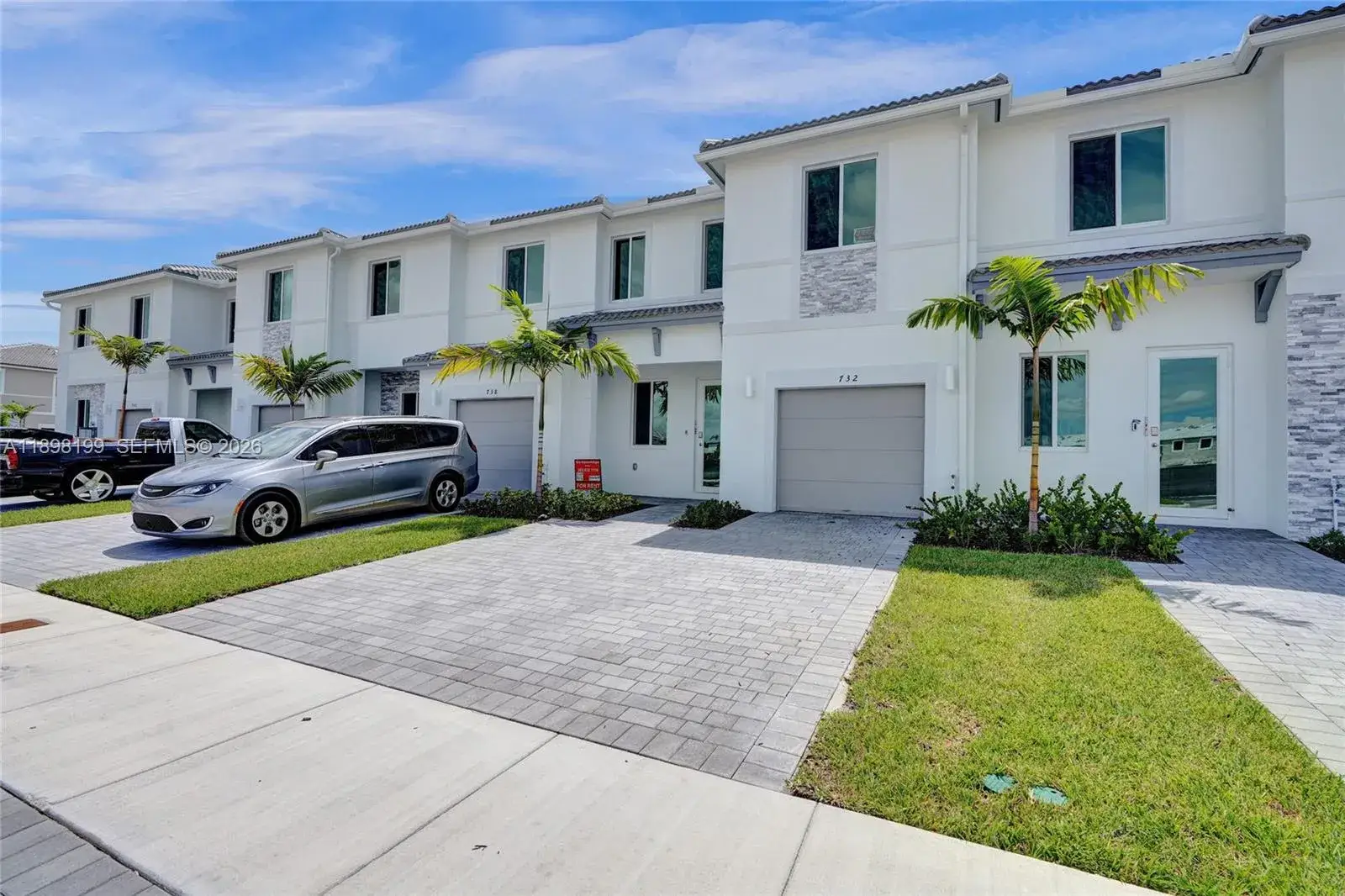 3 bedroom 3 bath Residential for sale at 732 SE 13th Court # 732, Homestead FL 33034