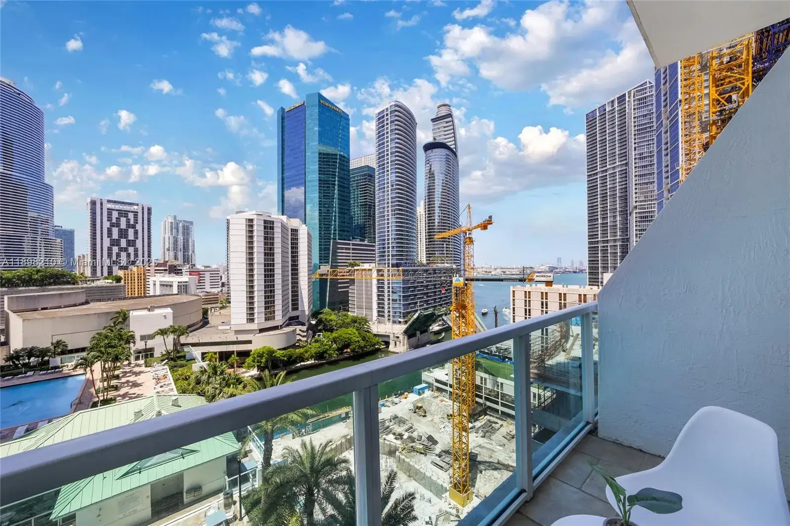 1 bedroom 1 bath Residential for sale at 41 SE 5th St # 1003, Miami FL 33131
