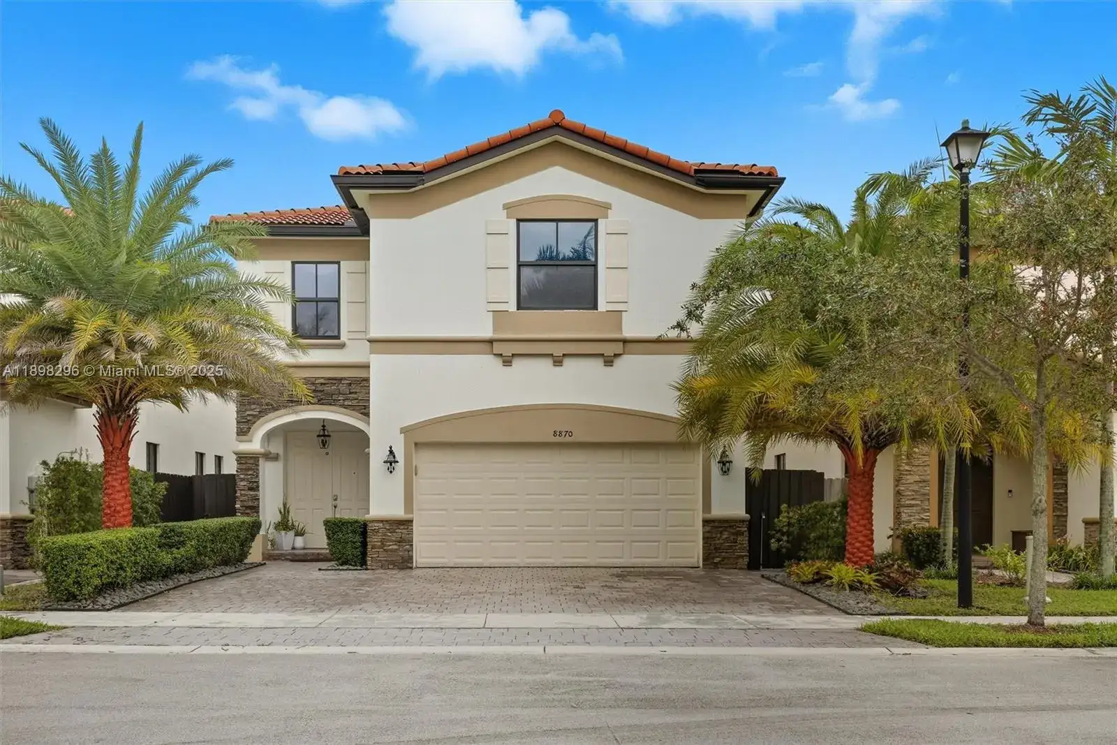 4 bedroom 3 bath Residential for sale at 8870 NW 99th Path, Doral FL 33178