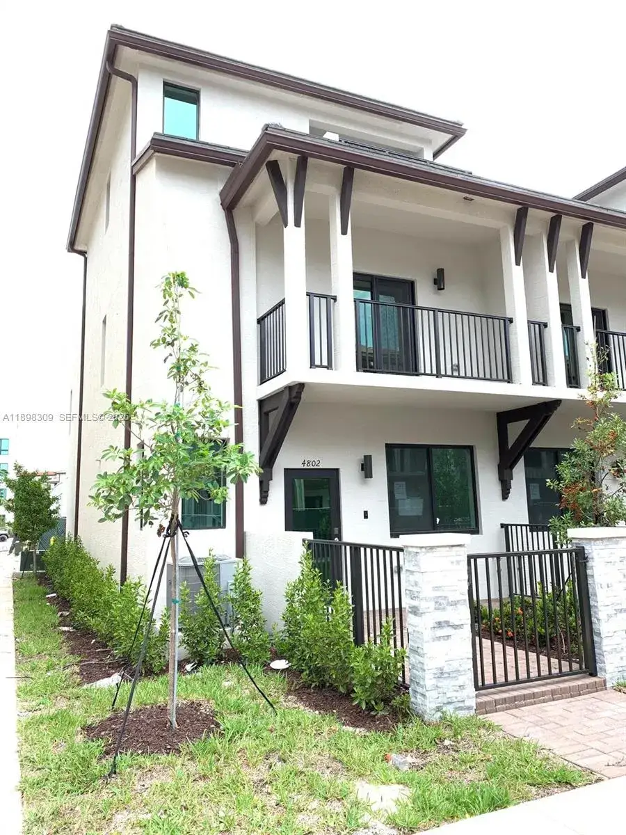 3 bedroom 2 bath Residential Lease for rent at 4802 NW 83rd Path, Doral FL 33166
