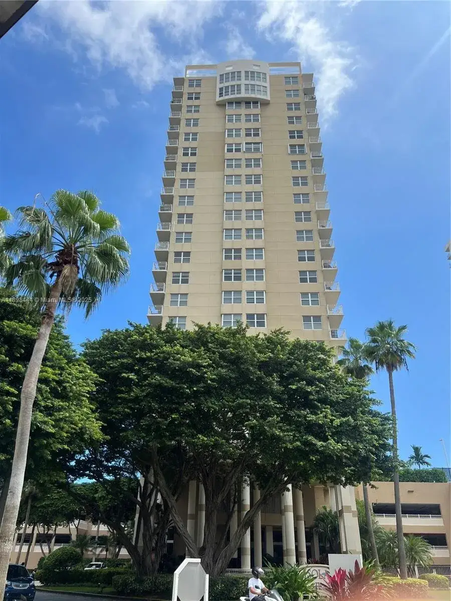 2 bedroom 2 bath Residential for sale at 770 Claughton Island Dr # 406, Miami FL 33131