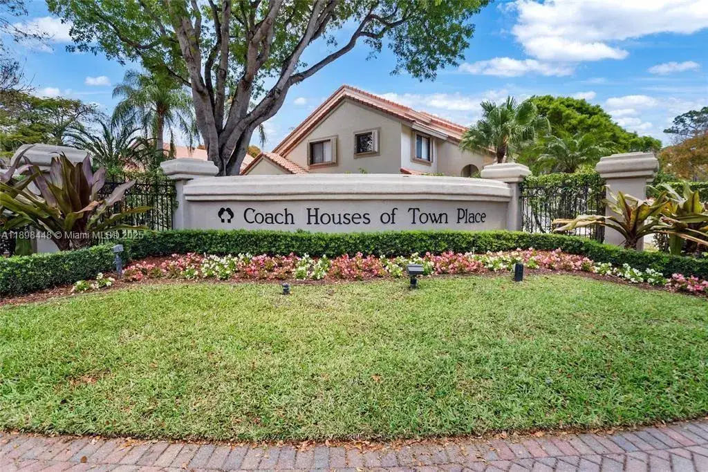 3 bedroom 2 bath Residential Lease for rent at 5800 Coach House Cir, Boca Raton FL 33486