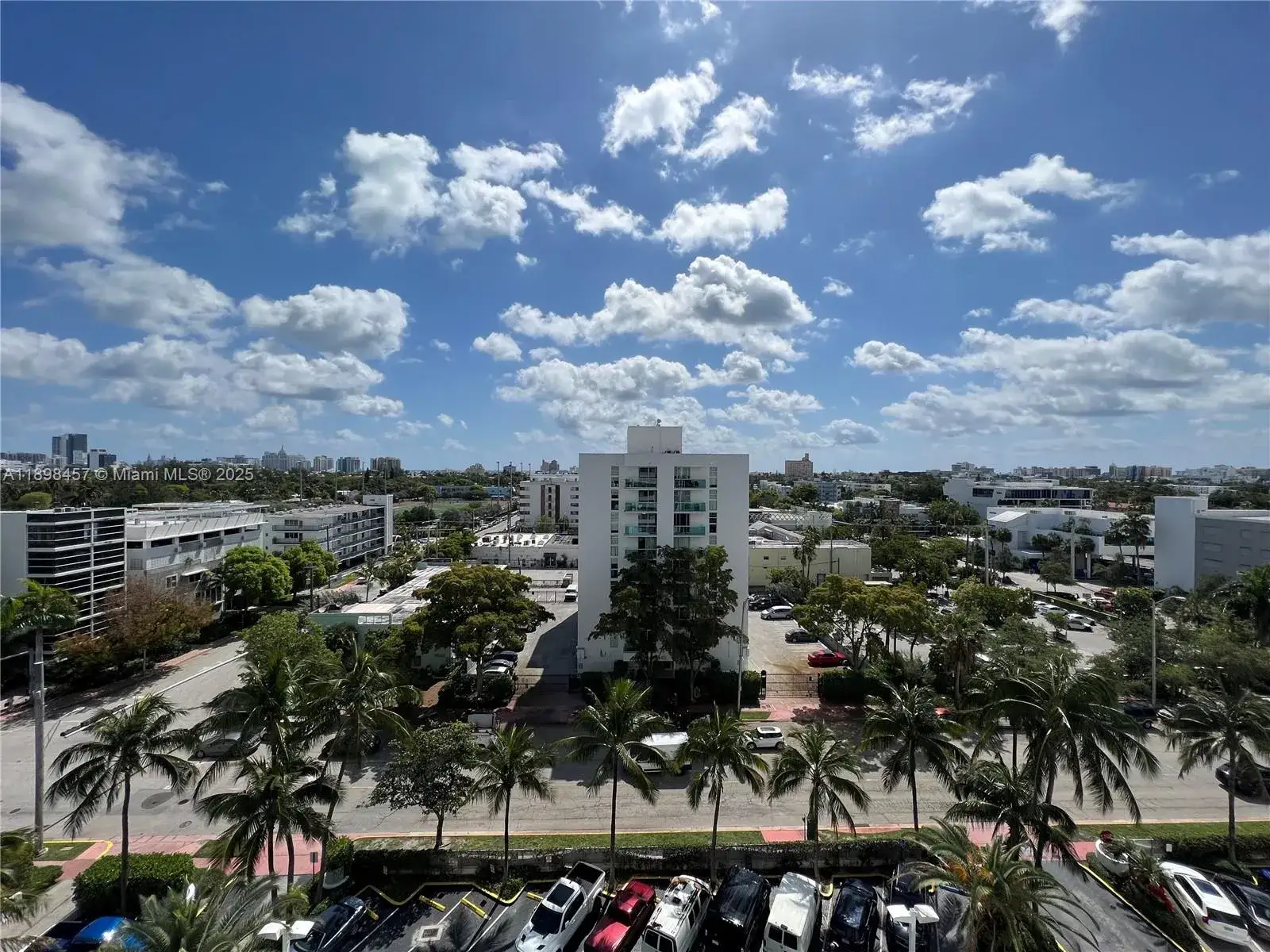 1 bedroom 1 bath Residential for sale at 1000 West Ave # 808, Miami Beach FL 33139