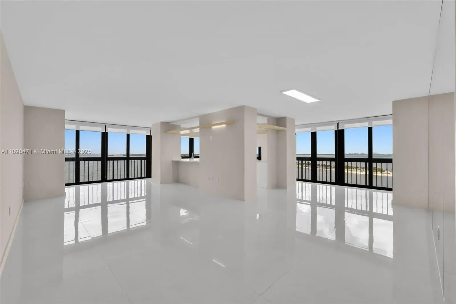 2 bedroom 2 bath Residential for sale at 2333 Brickell Ave # 1701, Miami FL 33129