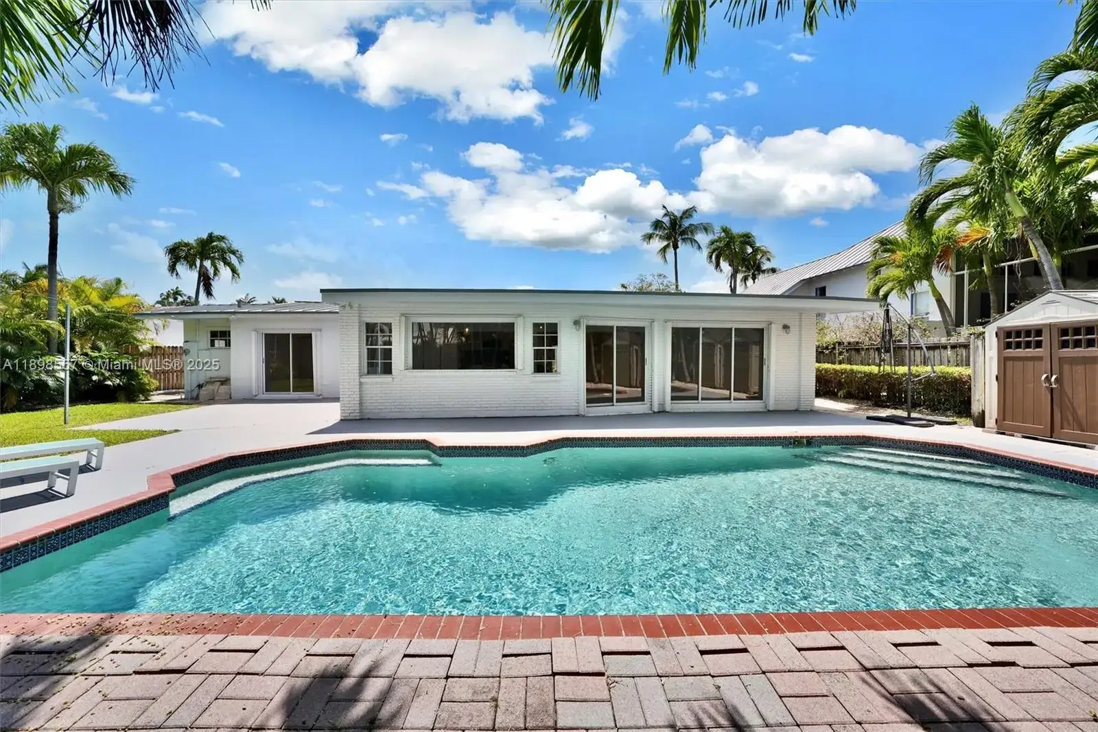 4 bedroom 3 bath Residential Lease for rent at 255 Ridgewood Rd, Key Biscayne FL 33149