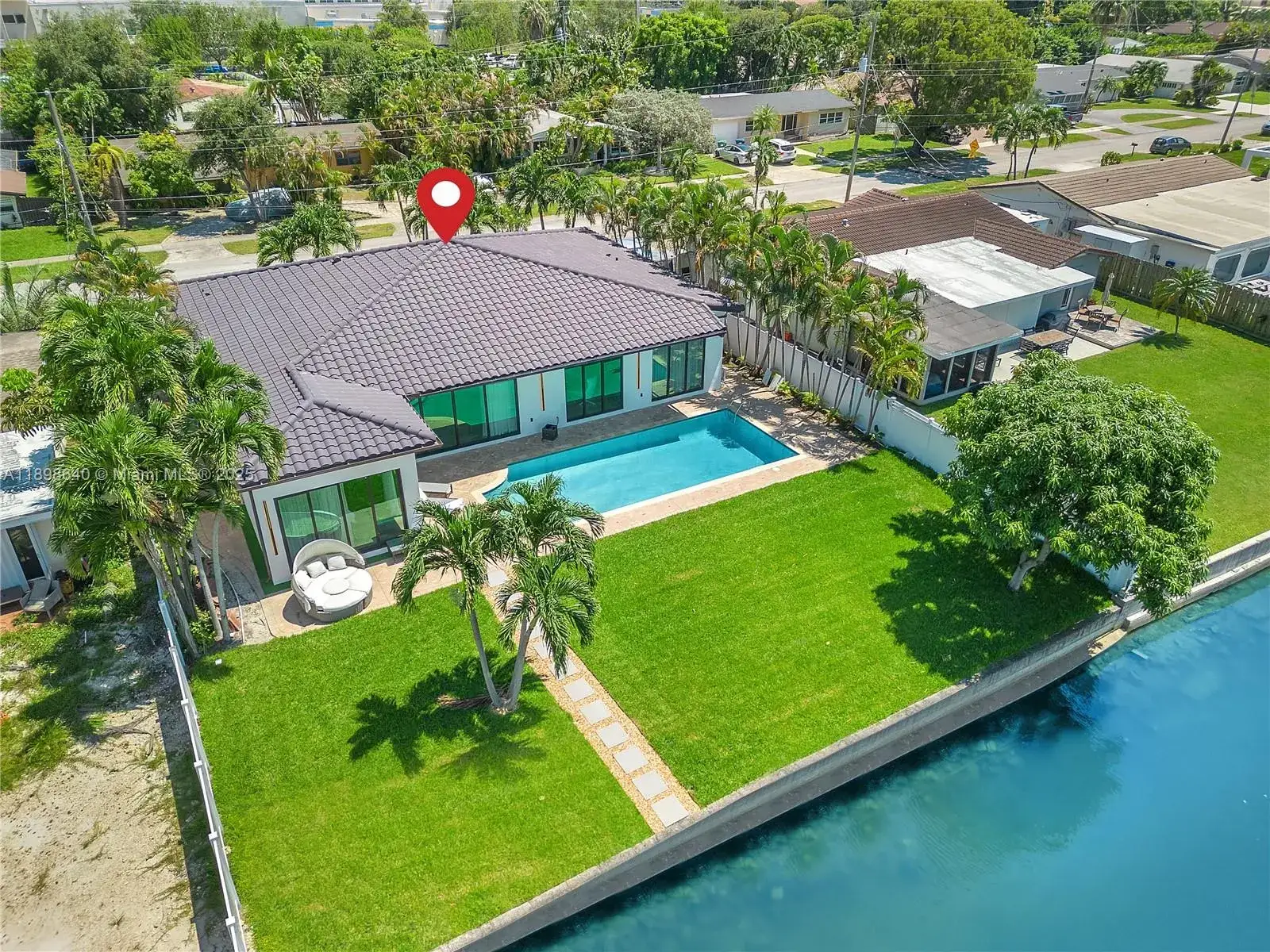 3 bedroom 3 bath Residential for sale at 21100 NE 25th Ct, Miami FL 33180