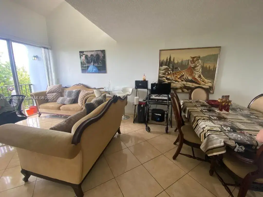 2 bedroom 1 bath Residential Lease for rent at 310 E Fontainebleau Blvd # 506, Miami FL 33172