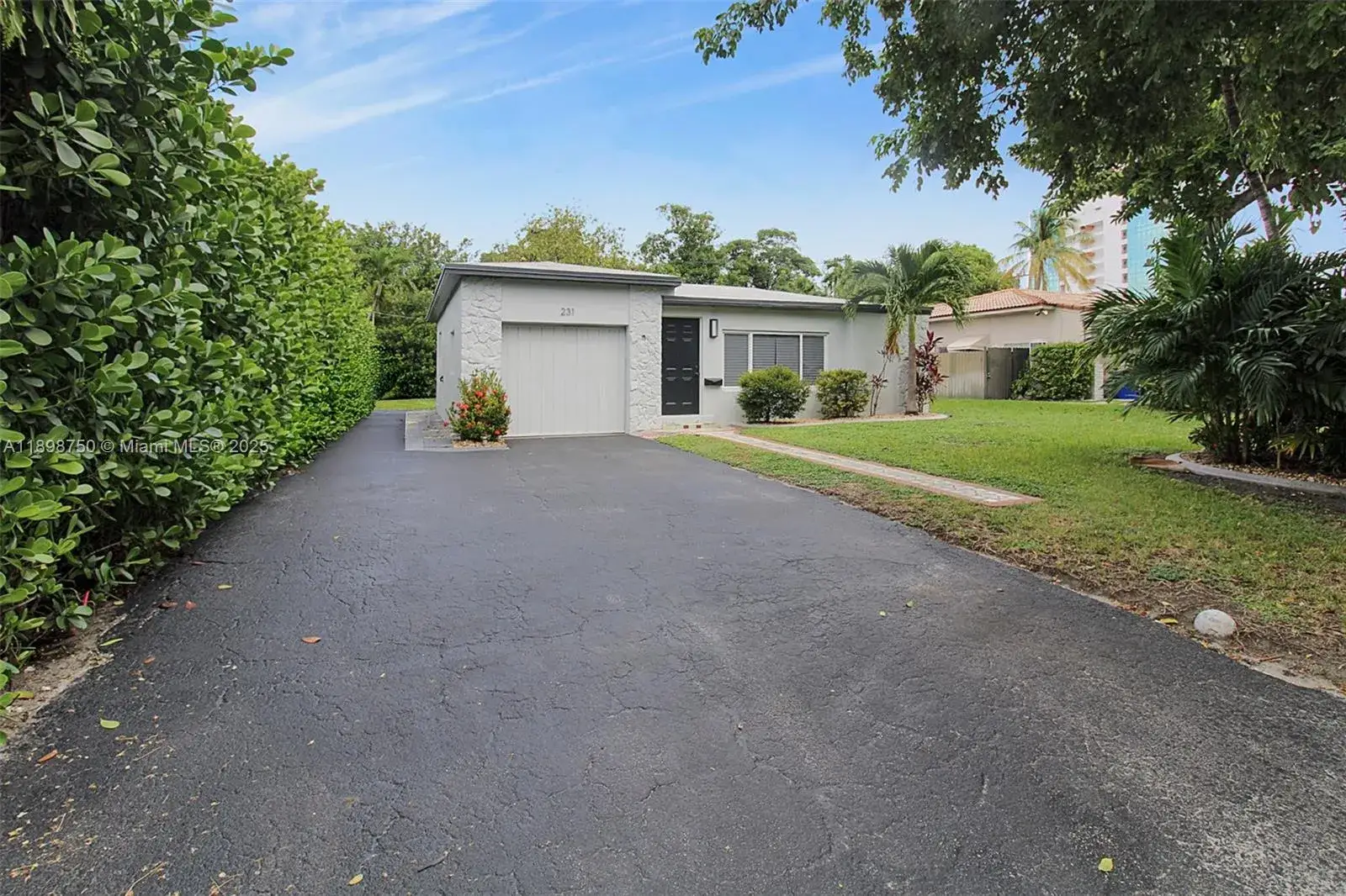 2 bedroom 2 bath Residential for sale at 231 NE 43rd St, Miami FL 33137