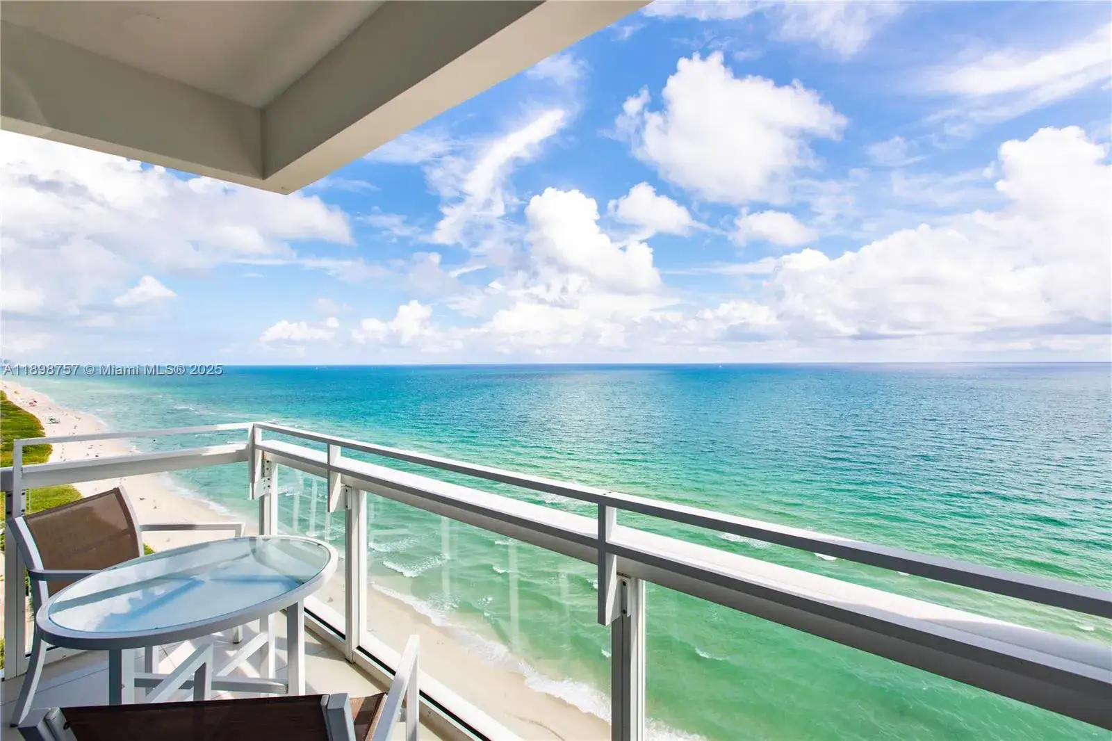 1 bedroom 1 bath Residential for sale at 6801 Collins Ave # 17, Miami Beach FL 33141