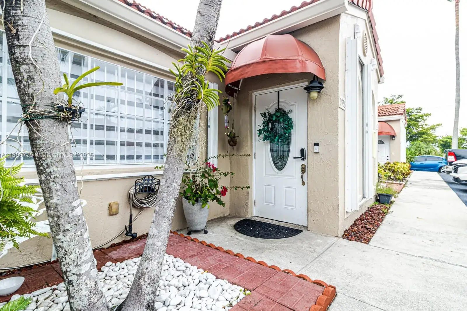 3 bedroom 2 bath Residential for sale at 6926 NW 166th Ter # 1302, Miami Lakes FL 33014