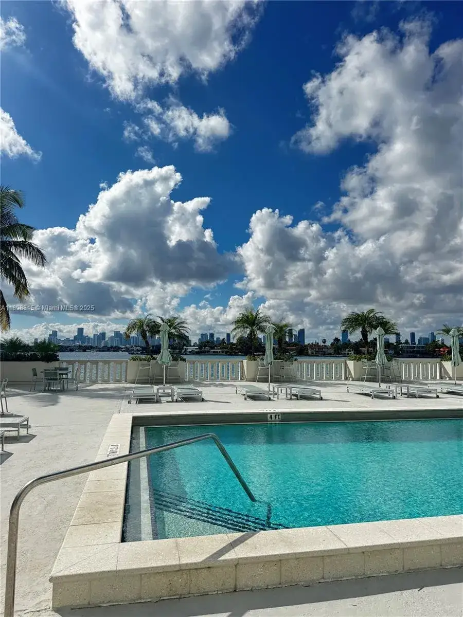 1 bedroom 1 bath Residential for sale at 5 Island Ave # 4E, Miami Beach FL 33139