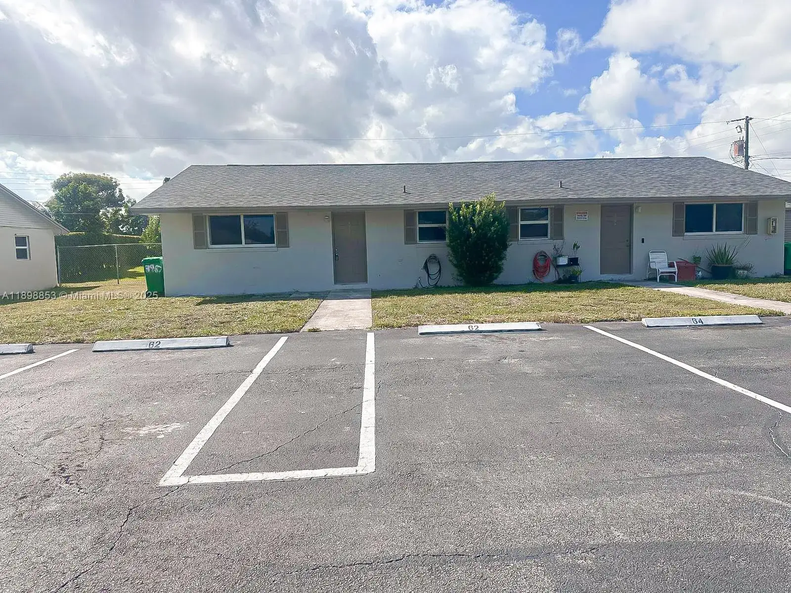 2 bedroom 1 bath Residential Lease for rent at 3962 Park Lane # 3962, Palm Springs FL 33406