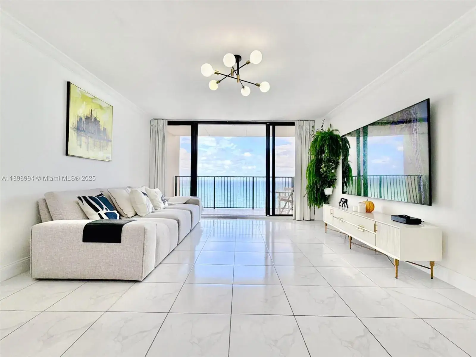 1 bedroom 2 bath Residential Lease for rent at 2101 S Ocean Dr # 1402, Hollywood FL 33019