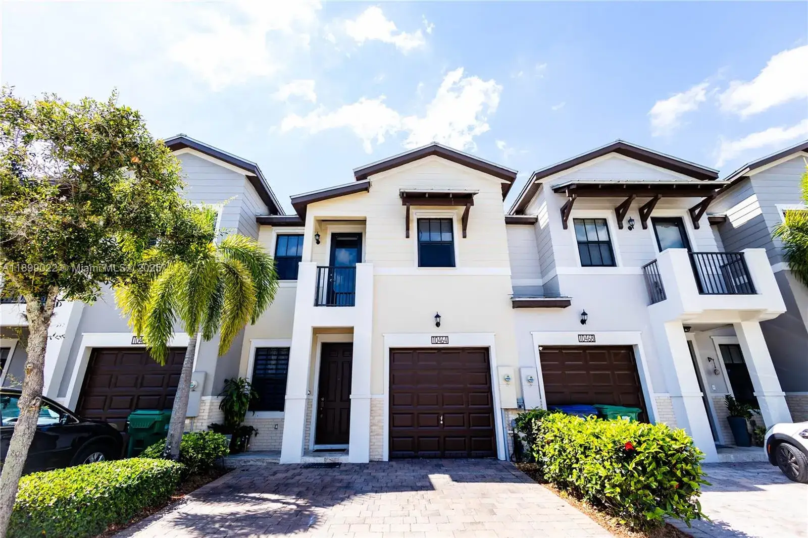 3 bedroom 2 bath Residential for sale at 10464 NW 61st St, Doral FL 33178