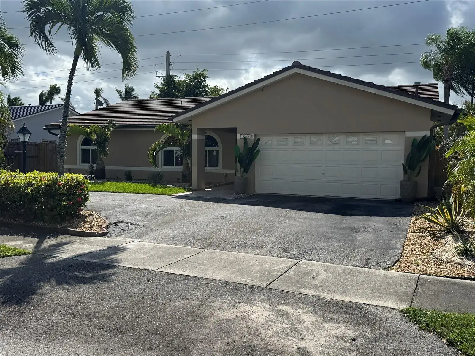 4 bedroom 2 bath Residential for sale at 14700 SW 151st Ter, Miami FL 33196