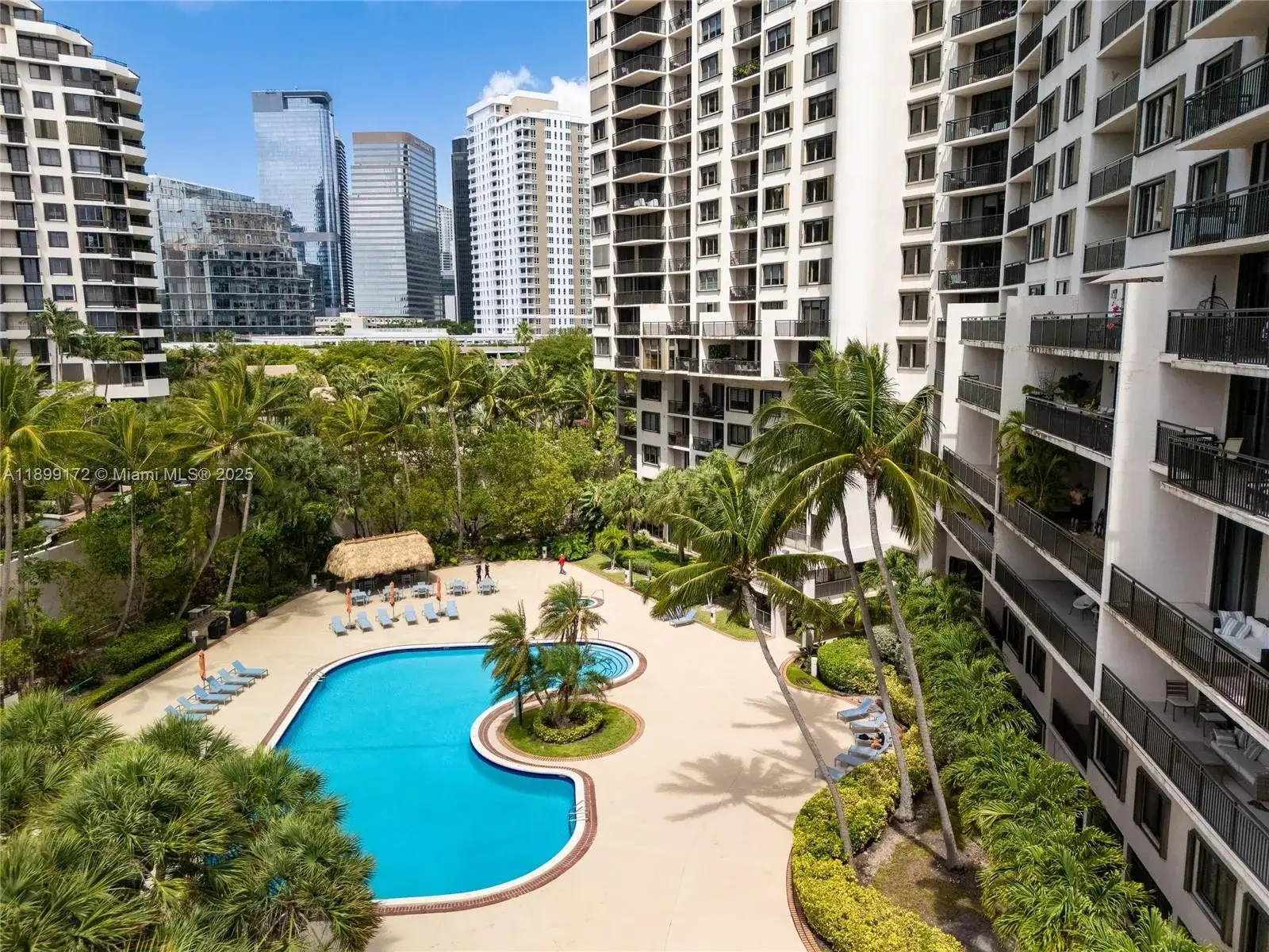 1 bedroom 1 bath Residential for sale at 540 Brickell Key Dr # 202, Miami FL 33131