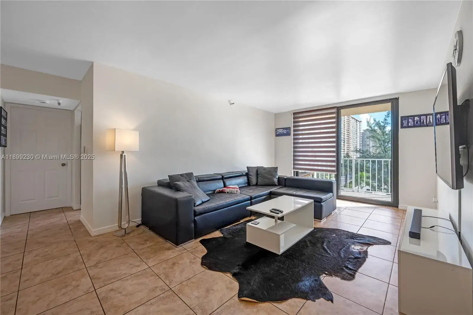 2 bedroom 2 bath Residential for sale at 290 174th St # 511, Sunny Isles Beach FL 33160