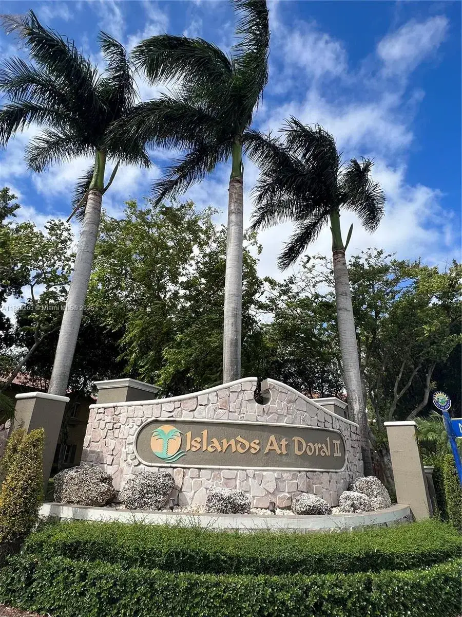 4 bedroom 3 bath Residential Lease for rent at 10776 NW 84th Ln # 30, Doral FL 33178