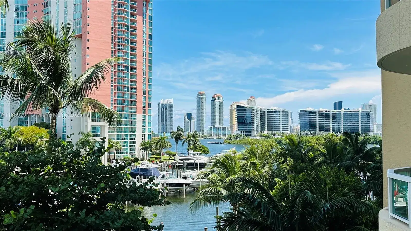 2 bedroom 2 bath Residential for sale at 3340 NE 190th St # 403, Aventura FL 33180