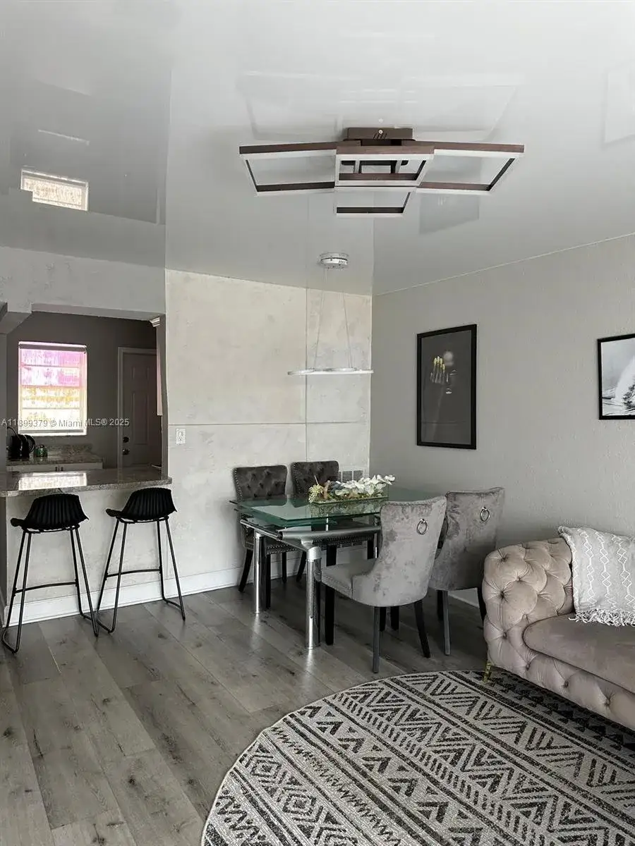 1 bedroom 1 bath Residential Lease for rent at 20201 NE 29th Ct # D335, Aventura FL 33180