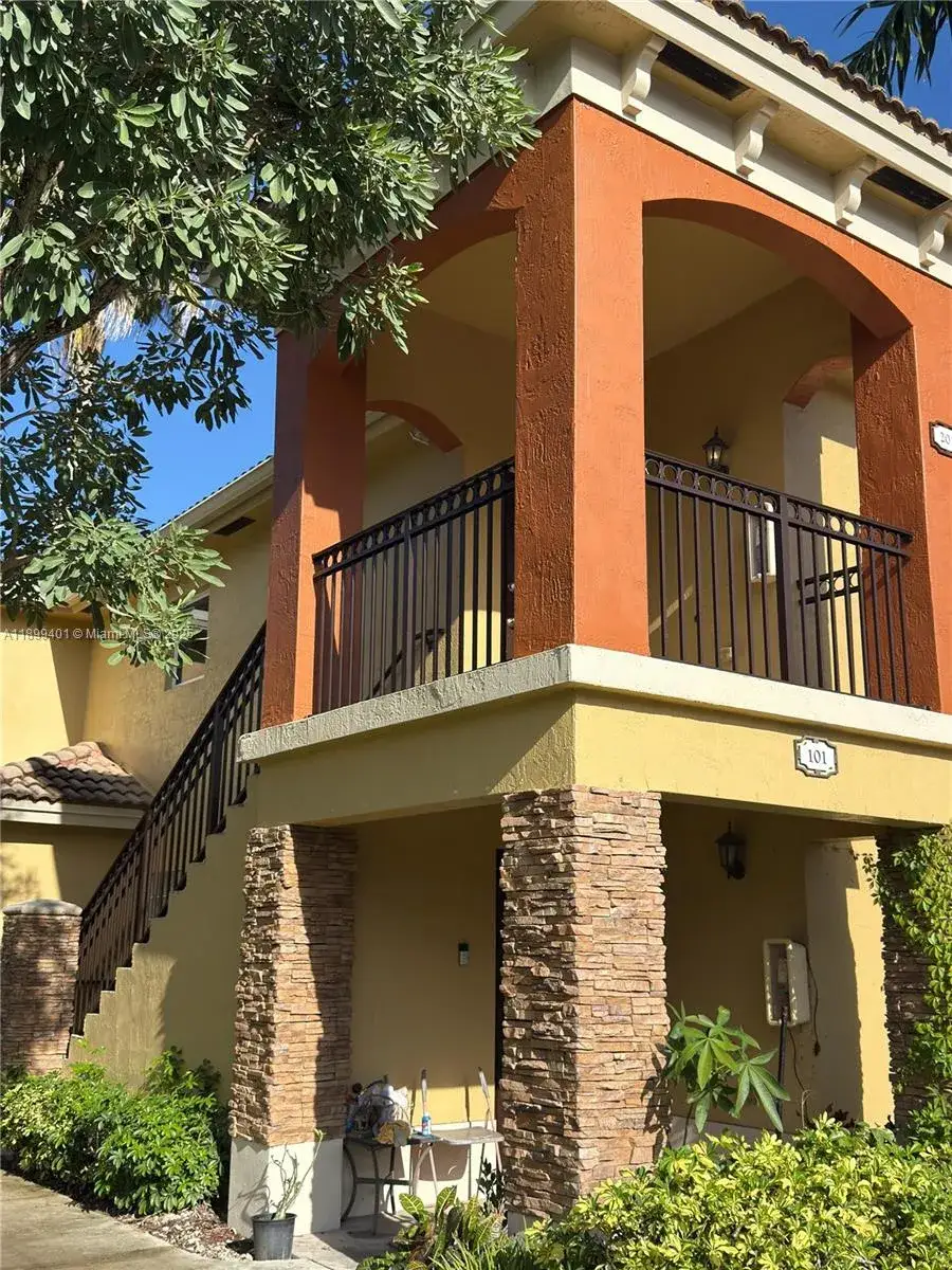 3 bedroom 2 bath Residential Lease for rent at 930 NE 34th Ave # 201, Homestead FL 33033