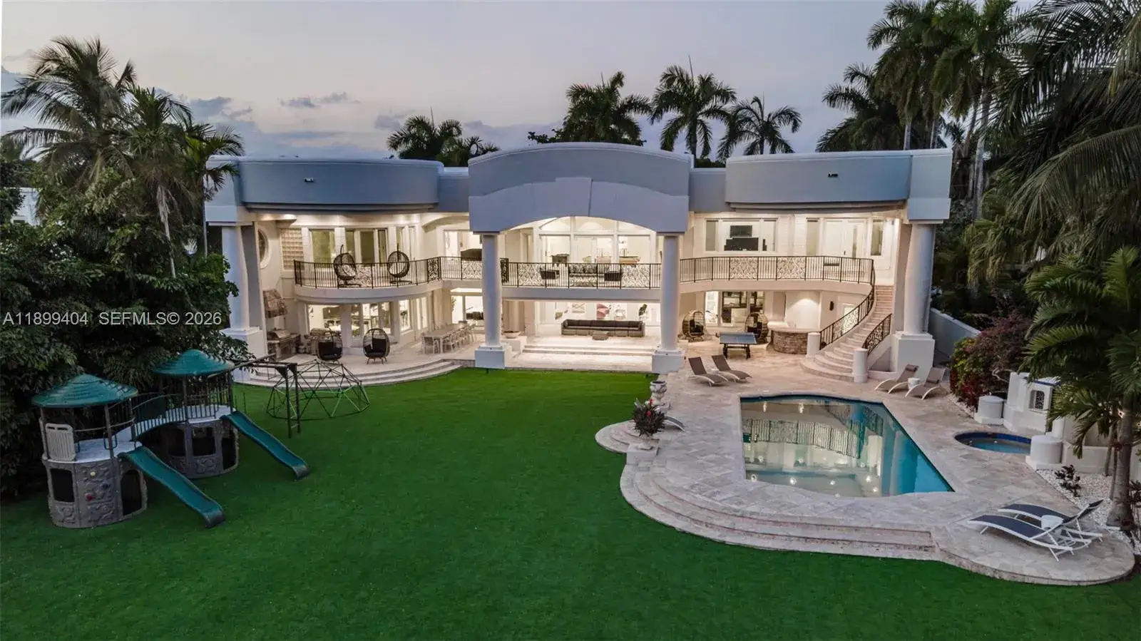 8 bedroom 6 bath Residential for sale at 929 N Southlake Dr, Hollywood FL 33019