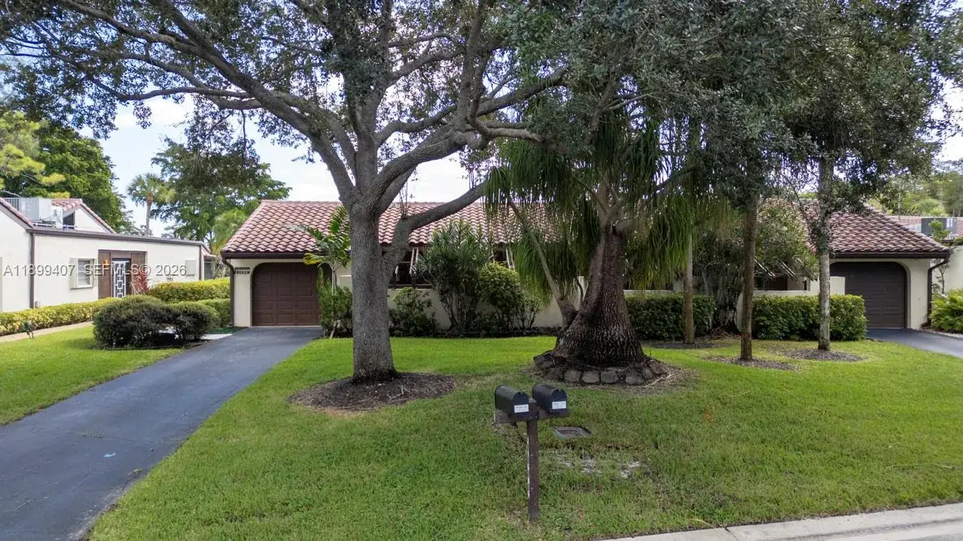 3 bedroom 2 bath Residential for sale at 21686 Arriba Real # A, Boca Raton FL 33433