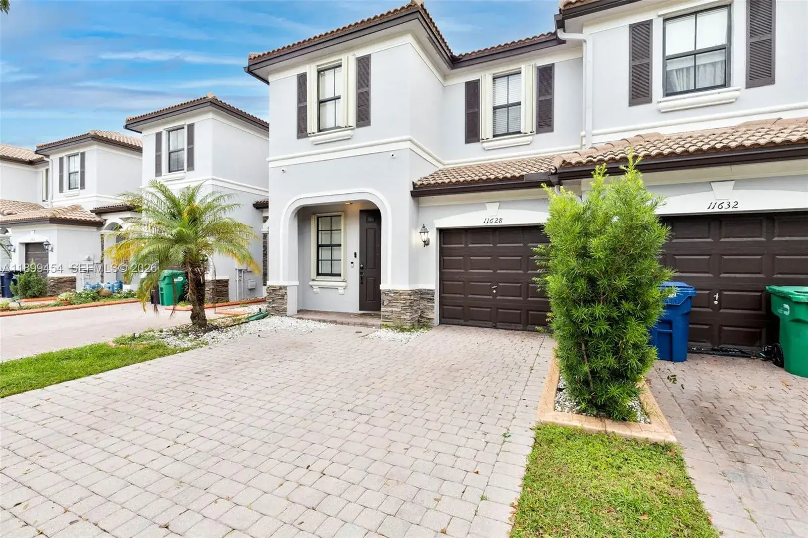 4 bedroom 3 bath Residential for sale at 11628 NW 87th Ln, Doral FL 33178