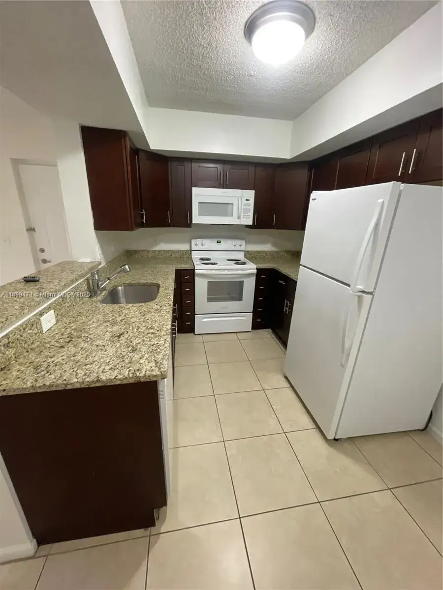 2 bedroom 2 bath Residential Lease for rent at 5570 NW 61st St # 918, Coconut Creek FL 33073
