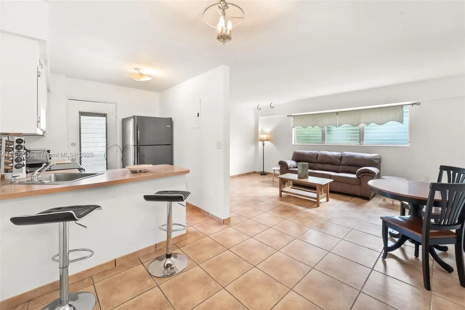 1 bedroom 1 bath Residential for sale at 1614 West Ave # 206, Miami Beach FL 33139